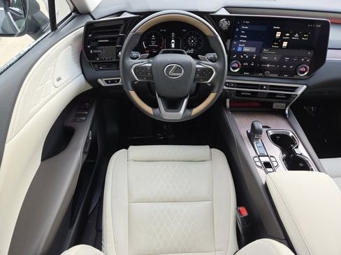 Used 2025 Lexus RX 350 AWD image 4
