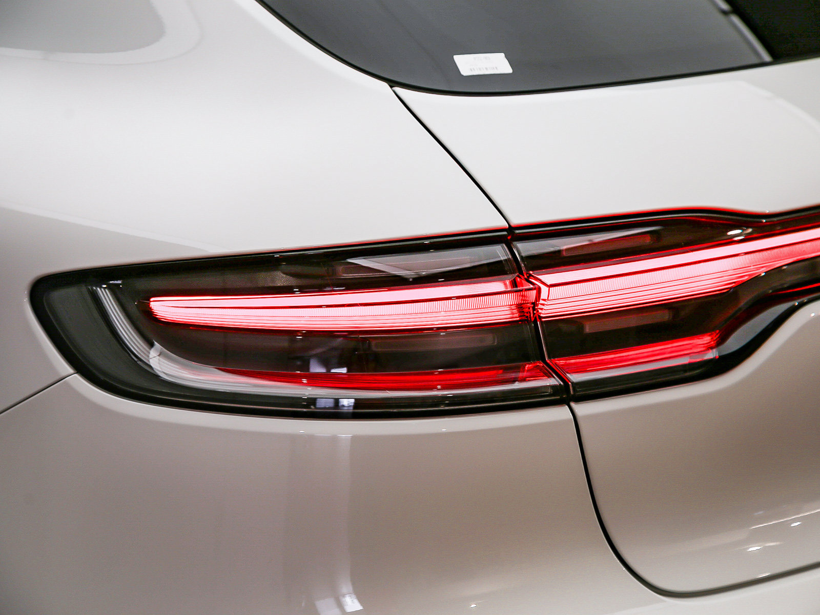Certified 2026 Porsche Macan AWD/4WD image 15
