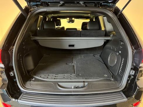 Used 2021 Jeep Grand Cherokee Laredo X RWD image 5
