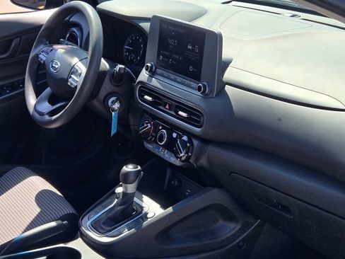 Certified 2022 Hyundai Kona SE AWD/4WD image 11