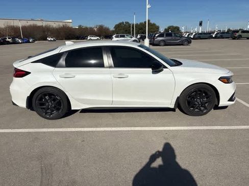 Used 2023 Honda Civic Sport image 6