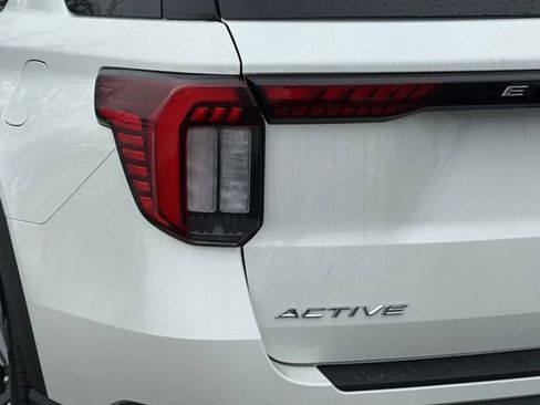 New 2026 Ford Explorer Active w/ Active Comfort Package AWD/4WD image 8