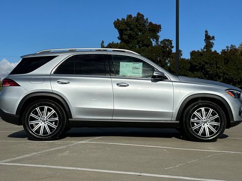 Used 2025 Mercedes-Benz GLE 350 4MATIC image 2