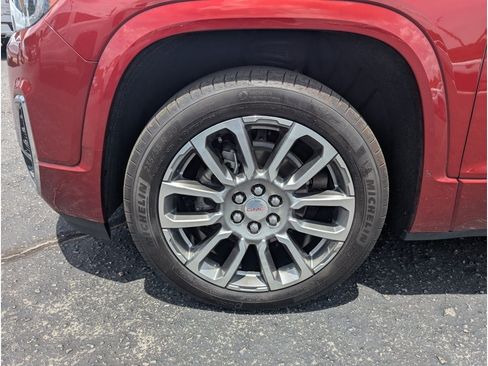 Used 2023 GMC Acadia Denali w/ Denali Ultimate Package AWD/4WD image 9