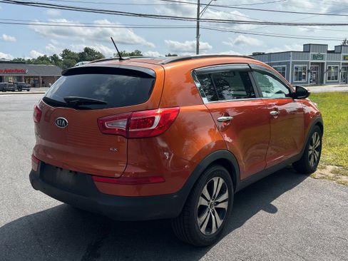 Used 2011 Kia Sportage EX w/ Premium Pkg w/Leather Seats image 6