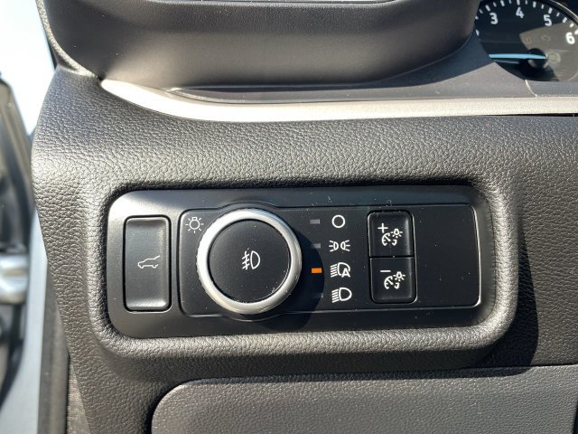 Used 2024 Ford Explorer XLT w/ Equipment Group 202A RWD image 33