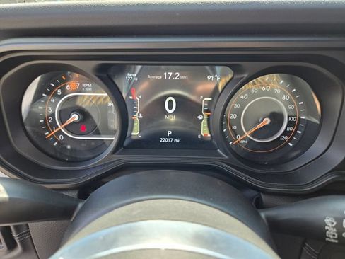 Used 2024 Jeep Wrangler Unlimited Sahara AWD/4WD image 36