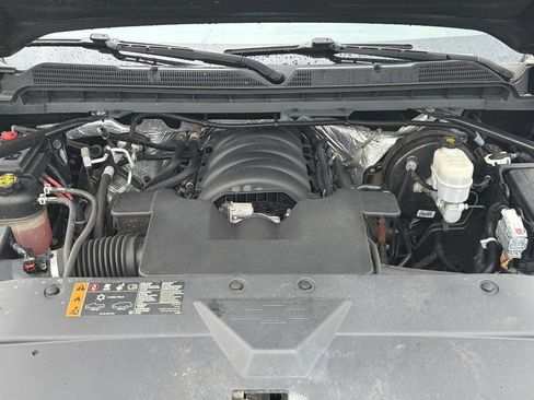 Used 2018 Chevrolet Silverado 1500 LT w/ Redline Edition AWD/4WD image 21