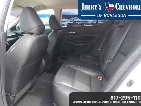 Used 2022 Nissan Altima 2.5 SR FWD image 6