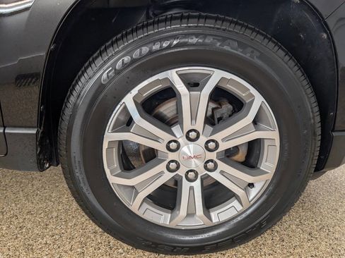 Used 2016 GMC Acadia SLT image 24