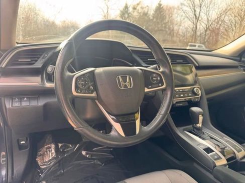 Used 2019 Honda Civic EX image 3
