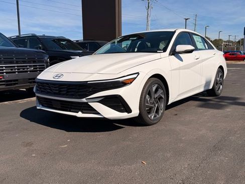 New 2026 Hyundai Elantra Limited FWD image 3