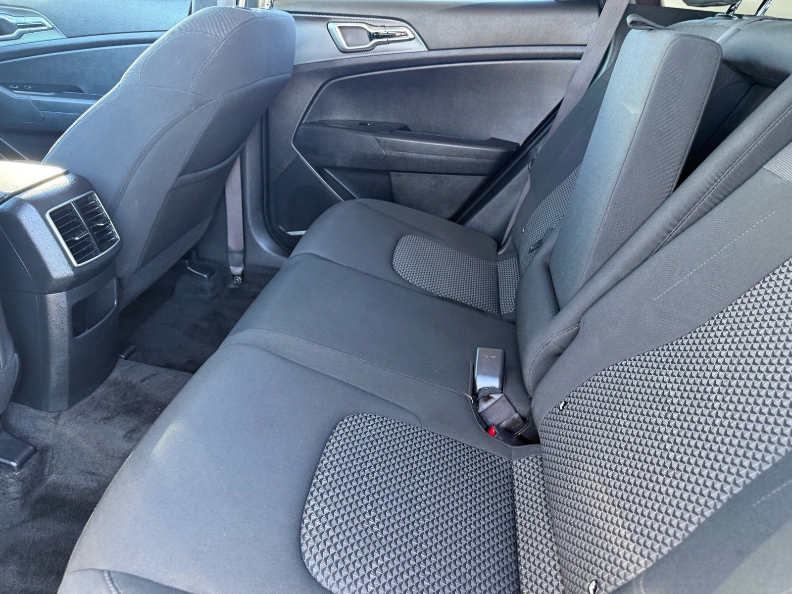 Used 2025 Kia Sportage LX FWD image 26