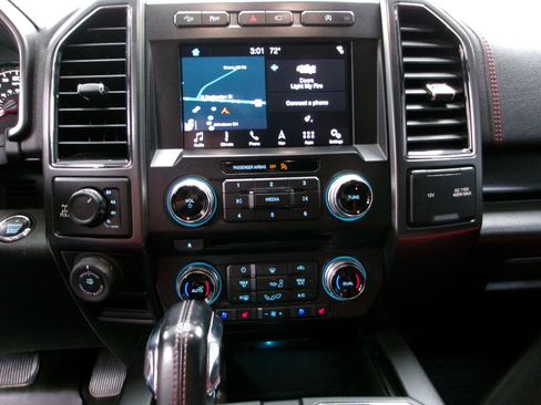 Used 2018 Ford F150 Lariat w/ Equipment Group 502A Luxury AWD/4WD image 11