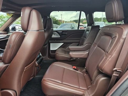 Used 2024 Lincoln Aviator Black Label w/ Dynamic Handling Package AWD/4WD image 12