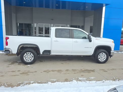 Used 2023 Chevrolet Silverado 2500 LT image 1