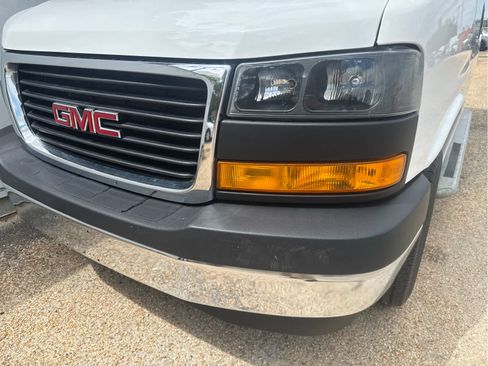 Used 2023 GMC Savana 2500 w/ Driver Convenience Package RWD image 9
