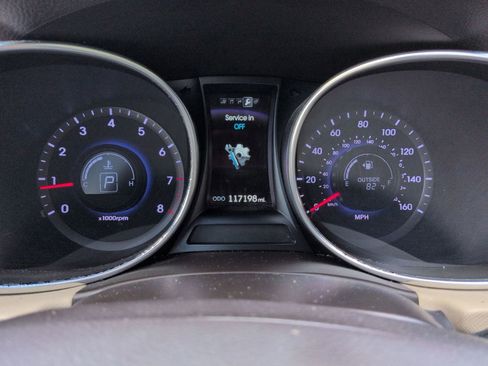 Used 2014 Hyundai Santa Fe Sport 2.0T w/ Technology Package 05 FWD image 17