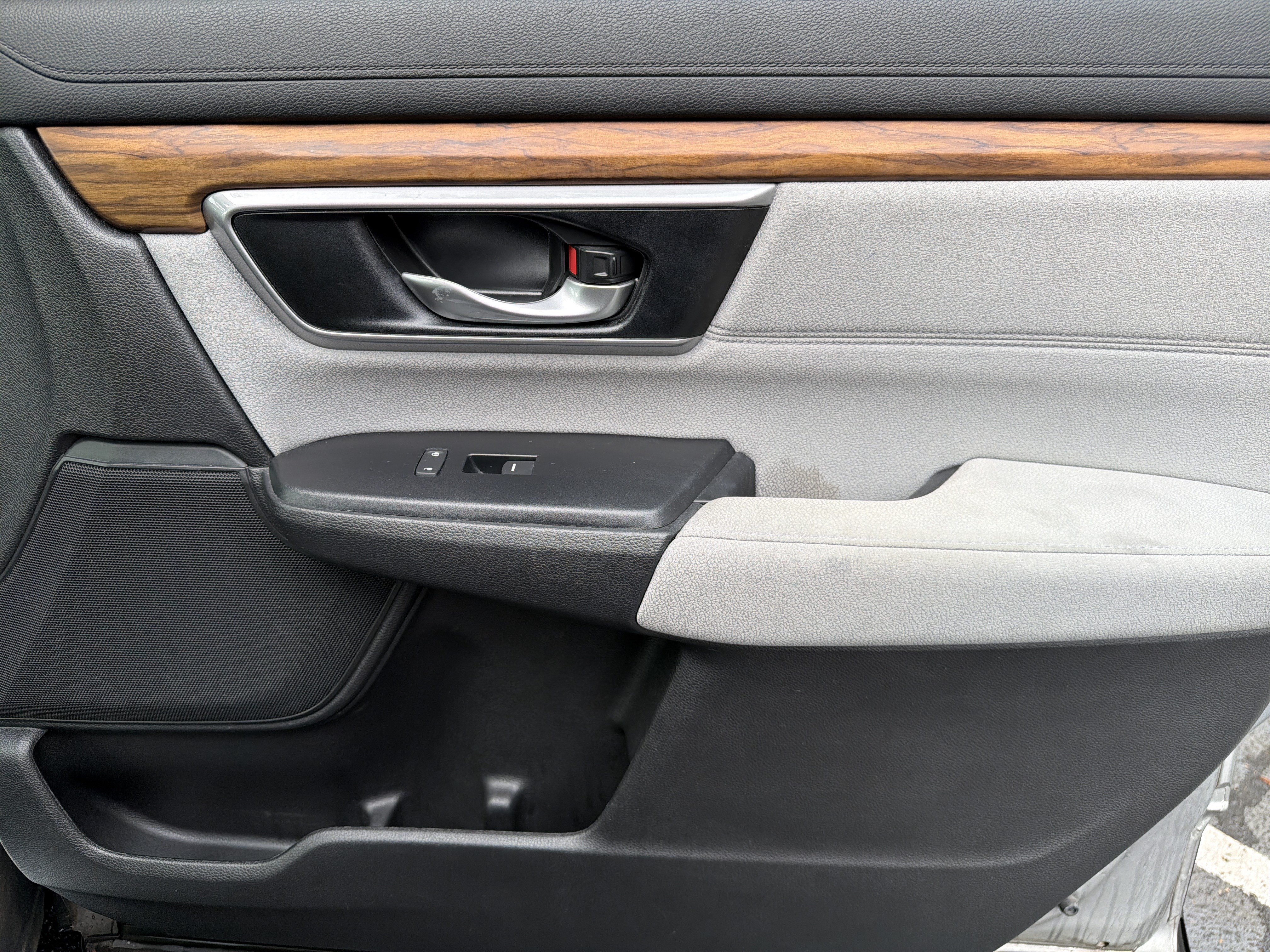 Used 2018 Honda CR-V EX image 40