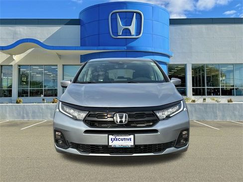 New 2026 Honda Odyssey Touring image 6