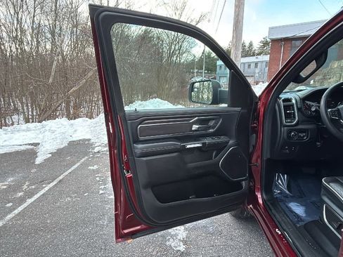 Used 2025 RAM 1500 Laramie image 25