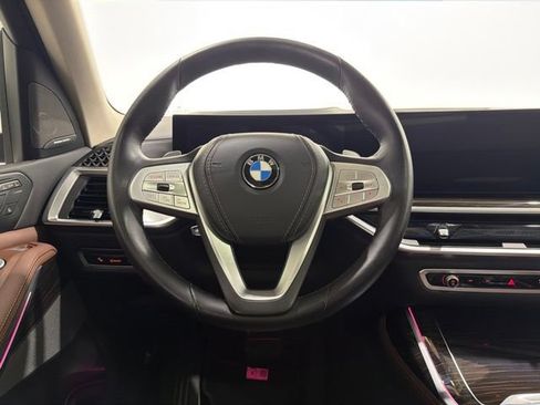 Used 2024 BMW X7 xDrive40i w/ Premium Package AWD/4WD image 34