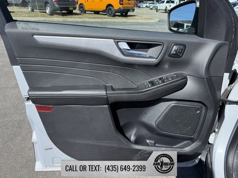 Used 2025 Ford Escape Platinum image 13