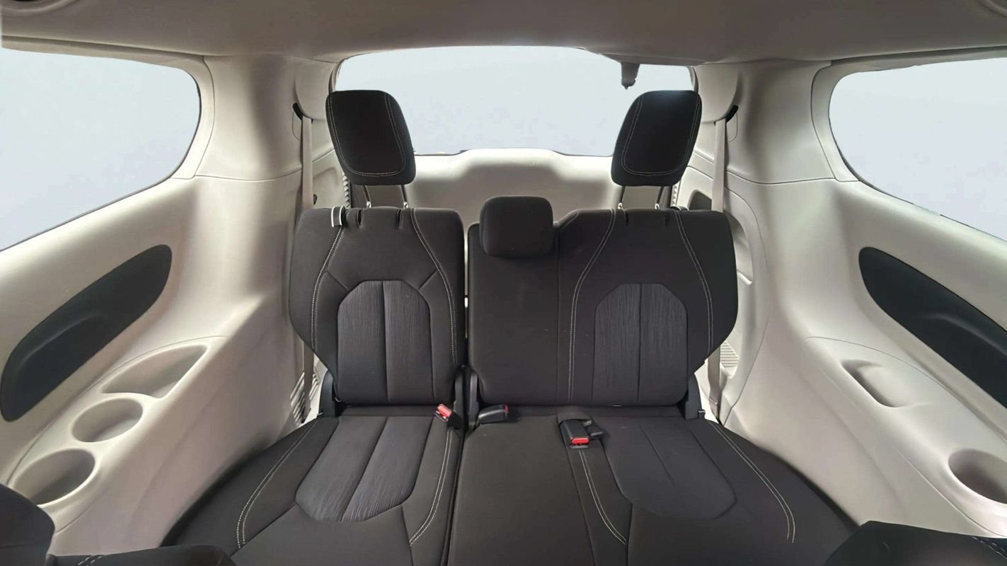 Used 2024 Chrysler Voyager LX FWD image 16