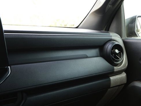 Used 2025 Chevrolet Colorado Trail Boss image 23