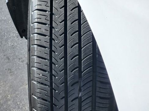 Used 2024 Chevrolet Equinox LT image 11