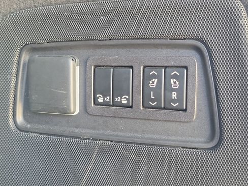 Used 2023 Cadillac Escalade Premium Luxury image 14