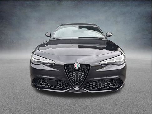 Used 2024 Alfa Romeo Giulia Sprint AWD/4WD image 9
