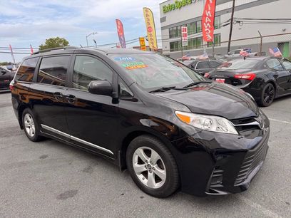 Used 2018 Toyota Sienna LE
