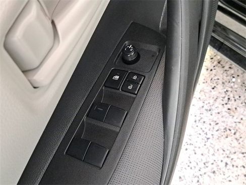 Used 2025 Toyota Corolla LE image 22