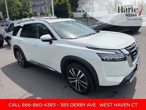 Certified 2023 Nissan Pathfinder Platinum AWD/4WD image 10
