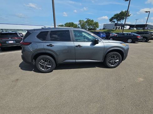 Used 2023 Nissan Rogue S AWD/4WD image 6
