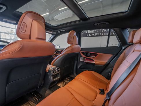 Used 2023 Mercedes-Benz GLC 300 image 25
