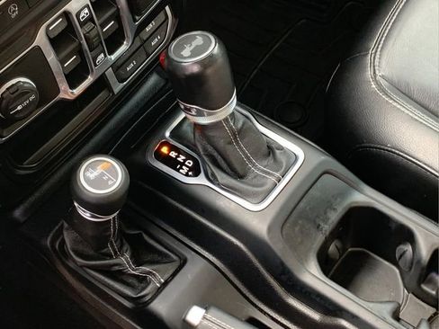 Certified 2020 Jeep Wrangler Unlimited Sahara image 18