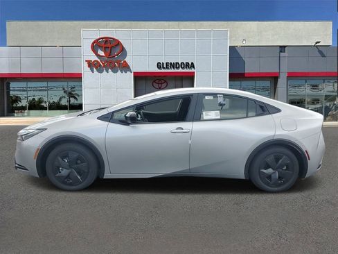 New 2026 Toyota Prius Plug-In Hybrid FWD image 6