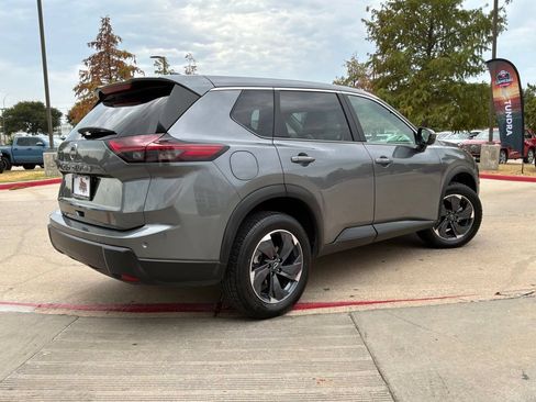 Used 2025 Nissan Rogue SV FWD image 6