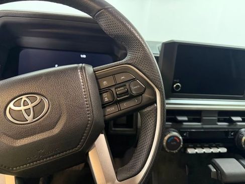 Used 2024 Toyota Tacoma TRD Off-Road image 22