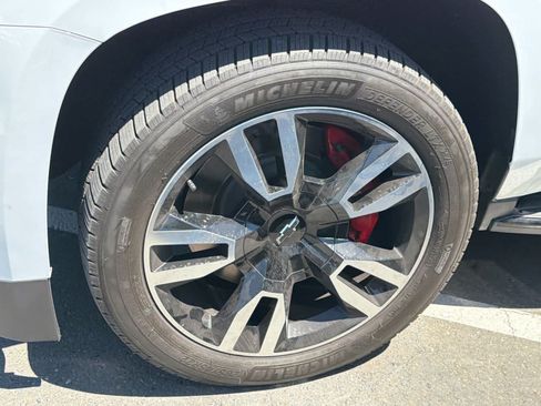 Used 2018 Chevrolet Tahoe Premier AWD/4WD image 19