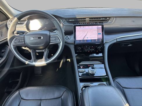 Used 2023 Jeep Grand Cherokee L Limited w/ Luxury Tech Group II AWD/4WD image 11