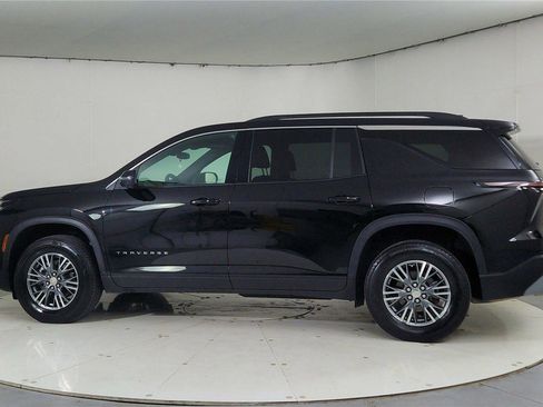 Used 2024 Chevrolet Traverse LT image 4