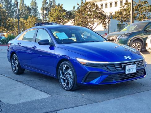 Certified 2025 Hyundai Elantra SEL w/ Cargo Package image 27