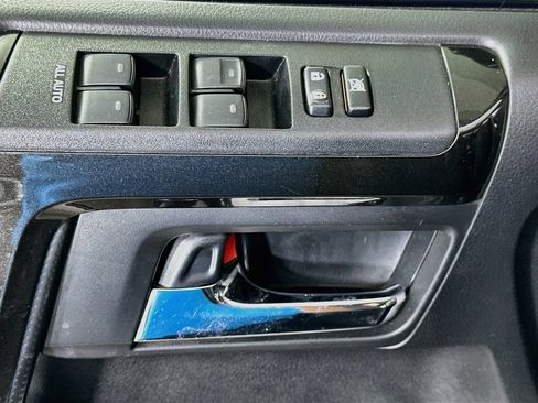 Used 2019 Toyota 4Runner TRD Off-Road Premium AWD/4WD image 17