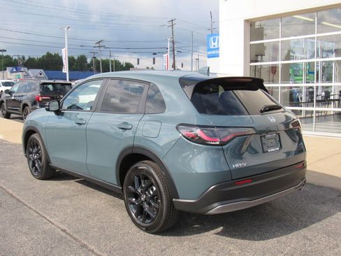Used 2024 Honda HR-V Sport image 3