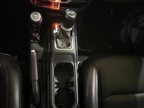 Used 2023 Jeep Wrangler Unlimited Rubicon w/ Cold Weather Group AWD/4WD image 21