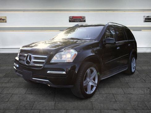 Used 2012 Mercedes-Benz GL 550 4MATIC image 3