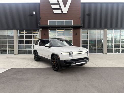 Used 2023 Rivian R1S Adventure AWD/4WD image 1